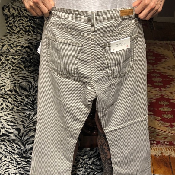 AG 27 NWT Jodi Crop Canyon Stripe Jeans - Picture 5 of 5